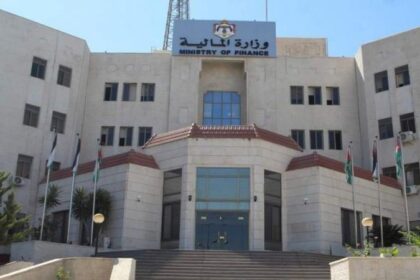 الإنفاق على الرواتب يرتفع بـ274 مليون دينار في عام 2026