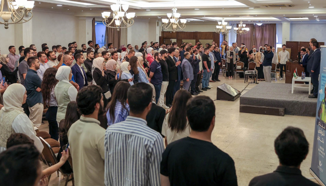 300 مهندس ومهندسة يؤدون القسم القانوني 300 مهندس ومهندسة يؤدون القسم القانوني