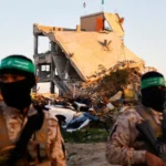 حماس تنفي الادعاءات المفبركة حول تسليم السلاح​ 