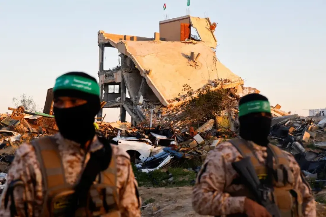 حماس تنفي الادعاءات المفبركة حول تسليم السلاح حماس تنفي الادعاءات المفبركة حول تسليم السلاح