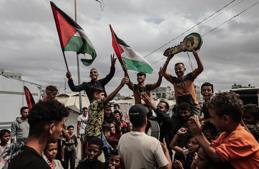 إسرائيل تكشف مسارات ترحيل الأسرى الفلسطينيين ضمن صفقة التبادل المرتقبة إسرائيل تكشف مسارات ترحيل الأسرى الفلسطينيين ضمن صفقة التبادل المرتقبة