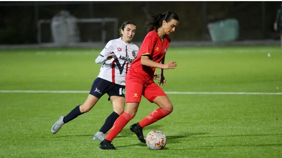 فريق الاتحاد يتصدر دوري المحترفات لكرة القدم فريق الاتحاد يتصدر دوري المحترفات لكرة القدم