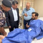 محافظ العقبة يتفقد المصابين بتسرب غاز ثاني أكسيد الكبريت