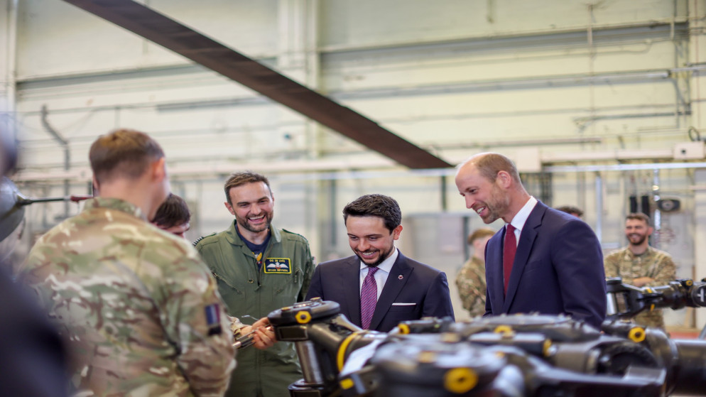 ولي العهد والأمير ويليام يزوران قاعدة بنسون الجوية الملكية في بريطانيا ولي العهد والأمير ويليام يزوران قاعدة بنسون الجوية الملكية في بريطانيا