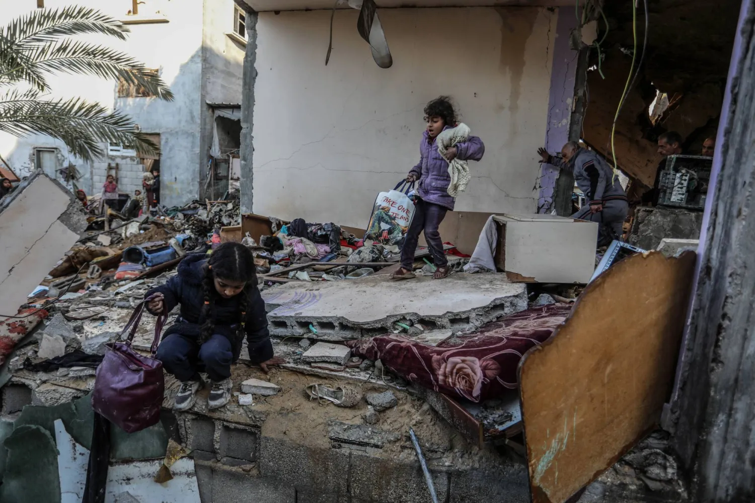 “الأونروا”: استئناف التعليم لـ300 ألف طالب في غزة​ 