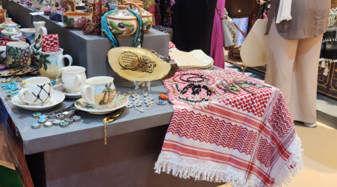 حضور لافت للشماغ الأردني في معرض تراثنا بالقاهرة حضور لافت للشماغ الأردني في معرض تراثنا بالقاهرة