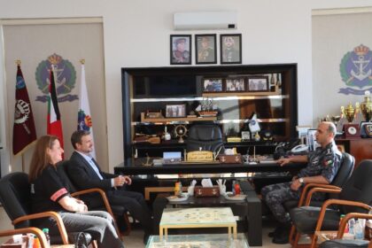 ممثل هيئة الأمم المتحدة للمرأة في الأردن يزور القوة البحرية والزوارق الملكية