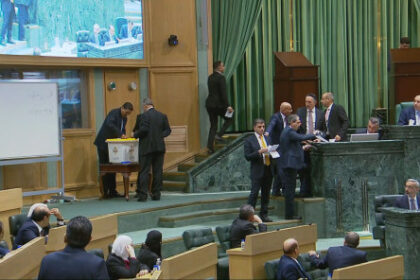 خميس عطية نائبا أول لرئيس مجلس النواب وإبراهيم الصرايرة نائبا ثانيا