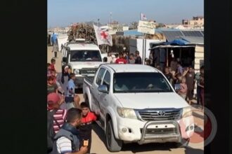 اسرائيل تسمح لحماس بدخول منطقة “الخط الأصفر” برفقة الصليب الأحمر للبحث عن جثث الاسرى  اسرائيل تسمح لحماس بدخول منطقة “الخط الأصفر” برفقة الصليب الأحمر للبحث عن جثث الاسرى