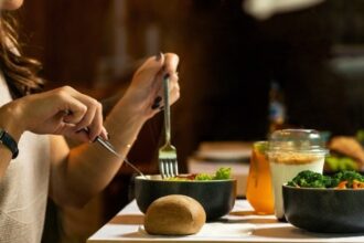 5 أطعمة “صحية” يحذر من تناولها طبيب قلب 5 أطعمة “صحية” يحذر من تناولها طبيب قلب