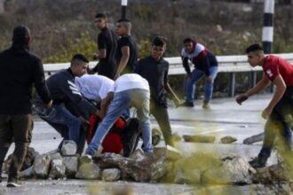 استشهاد شاب فلسطيني برصاص الاحتلال جنوب الخليل  استشهاد شاب فلسطيني برصاص الاحتلال جنوب الخليل