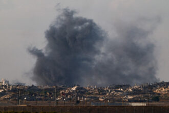 طائرات إسرائيلية تشن غارات على مدينة غزة  طائرات إسرائيلية تشن غارات على مدينة غزة