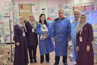 نجاح عملية نوعية لطفل خديج يعاني من تشوّه خلقي نادر بمستشفيات البشير
