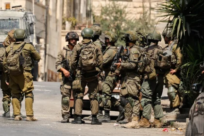 حملة اعتقالات واسعة في الضفة والمستوطنون يصعدون اعتداءاتهم​ 