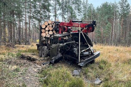 مصرع 5 أشخاص في اصطدام سيارة بلغم أرضي شمالي أوكرانيا