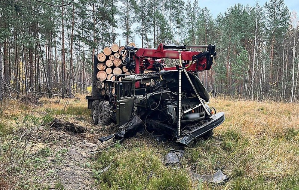 مصرع 5 أشخاص في اصطدام سيارة بلغم أرضي شمالي أوكرانيا مصرع 5 أشخاص في اصطدام سيارة بلغم أرضي شمالي أوكرانيا