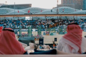 الأمير فهد بن جلوي يتوج «يانا فارجرز» بذهب دوري الأبطال العالمي لقفز الحواجز