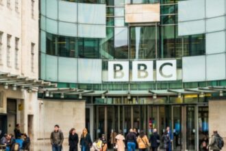 الـBBC تُحرق أموال البريطانيين.. 217 ألف جنيه لسيارات تاكسي ومواصلات «وهمية»