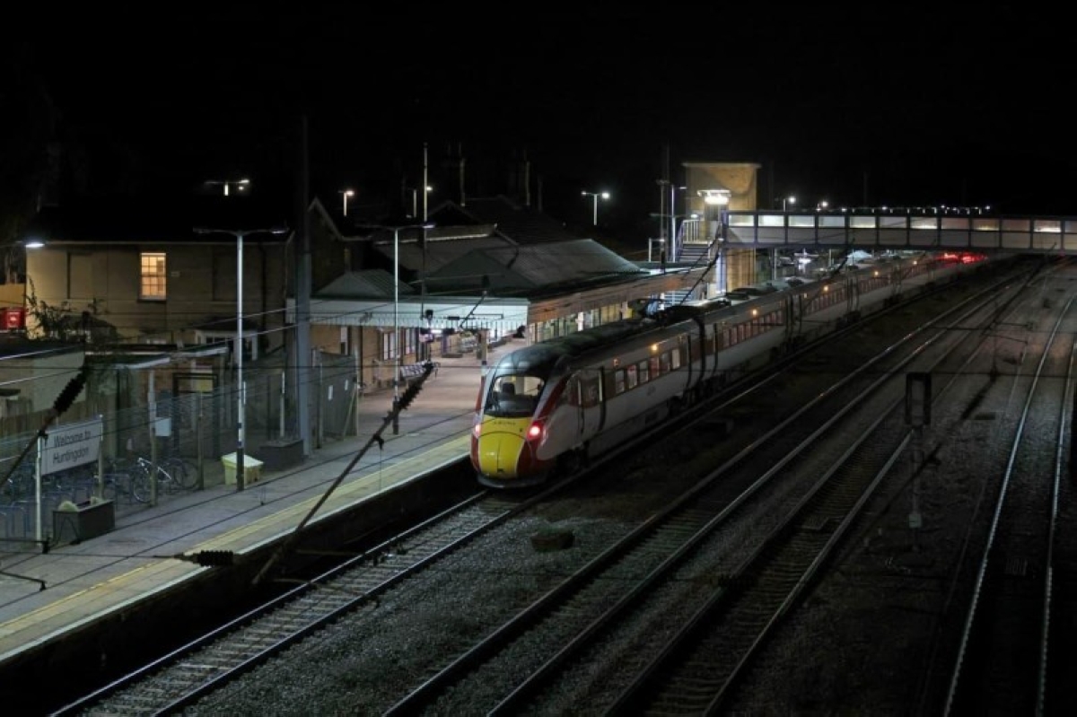 لندن: القبض على شخصين إثر حادثة طعن في قطار