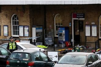 «رعب داخل قطار».. تعرّف على تفاصيل الهجوم الدموي