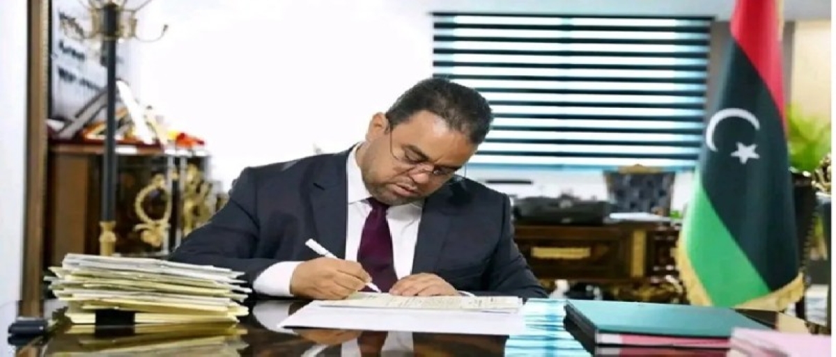 حرمان الطلاب من الكتب يلقي وزيراً ليبياً خلف القضبان