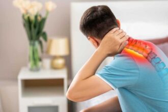 5 عادات يومية تهدد العمود الفقري