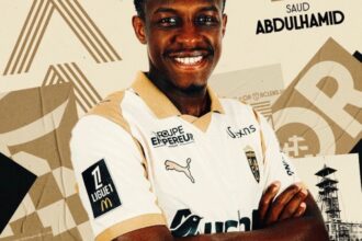 سعود عبدالحميد يصل مع لانس لثالث الدوري الفرنسي