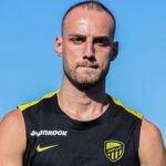 شبح الإيقاف يطارد ميتاي والموسى