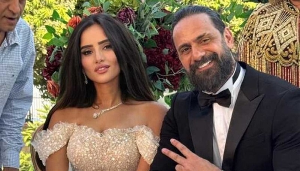 الكابتن والمضيفون باركوا لهما.. ما حقيقة زواج عمرو مهدي من زينة ؟ الكابتن والمضيفون باركوا لهما.. ما حقيقة زواج عمرو مهدي من زينة ؟