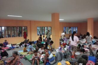 رياح مدمرة وأمواج عملاقة.. إعصار «تينو» يهدد 20 مليون فلبيني