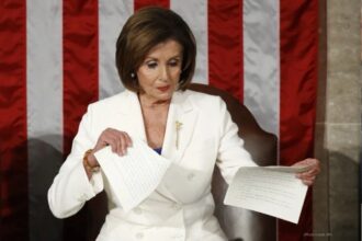 بعد 85 عاماً من العمل.. هل تعتزل بيلوسي السياسة الأمريكية ؟