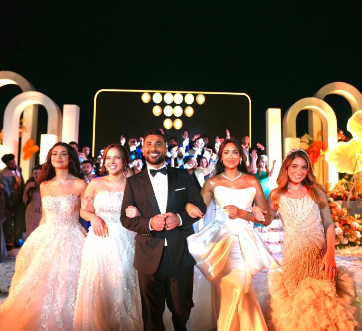 هل تزوج أحمد سعد 4 نساء دفعة واحدة؟.. مصدر لـ«عكاظ» يحسم الجدل هل تزوج أحمد سعد 4 نساء دفعة واحدة؟.. مصدر لـ«عكاظ» يحسم الجدل