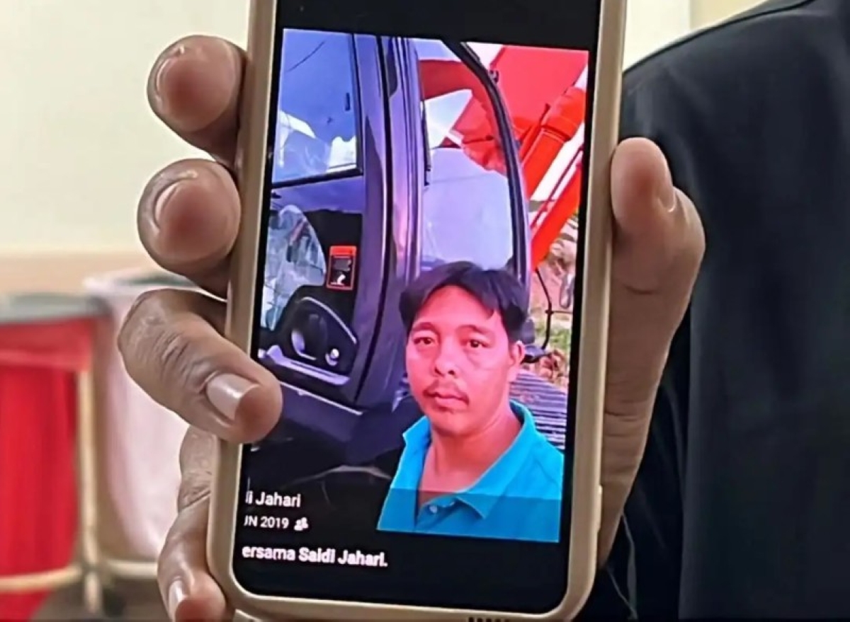 ماليزيا: لم يمهله للهرب.. فيلٌ يدهس رجلاً وسط الغابة ماليزيا: لم يمهله للهرب.. فيلٌ يدهس رجلاً وسط الغابة