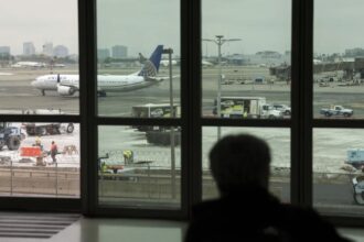 كابوس الطيران الأمريكي.. الإغلاق الحكومي يحول الرحلات إلى كوارث متسلسلة