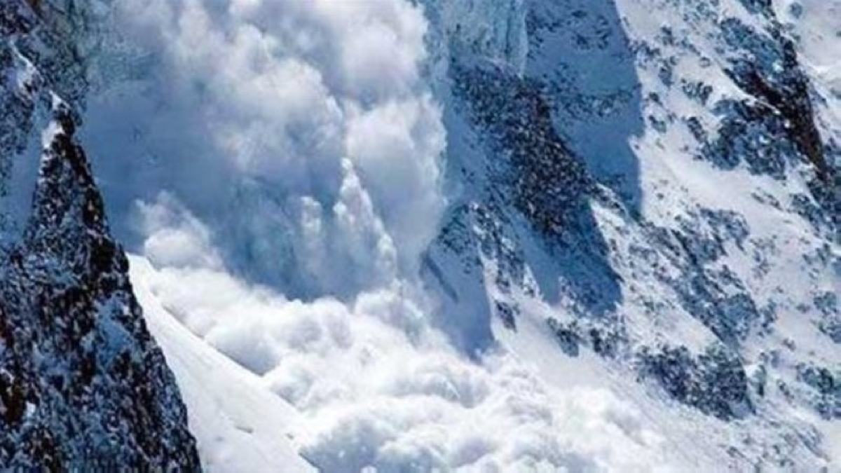 انهيار جليدي يودي بحياة 7 متسلقين