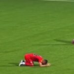 مأساة في الملعب.. مدرب يسقط ميتاً أمام لاعبيه