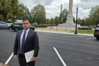 لماذا تأجّلت زيارة موفد ترمب إلى العراق؟