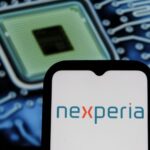 الصين تتهم هولندا بإطالة أمد حرب الرقائق التي تهدد بإيقاف مصانع السيارات