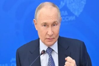 زيلينسكي يطالب أمريكا بالسلاح.. وبوتين: قادرون على مواجهة التهديدات