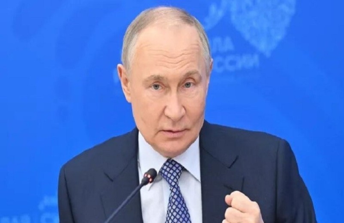 زيلينسكي يطالب أمريكا بالسلاح.. وبوتين: قادرون على مواجهة التهديدات