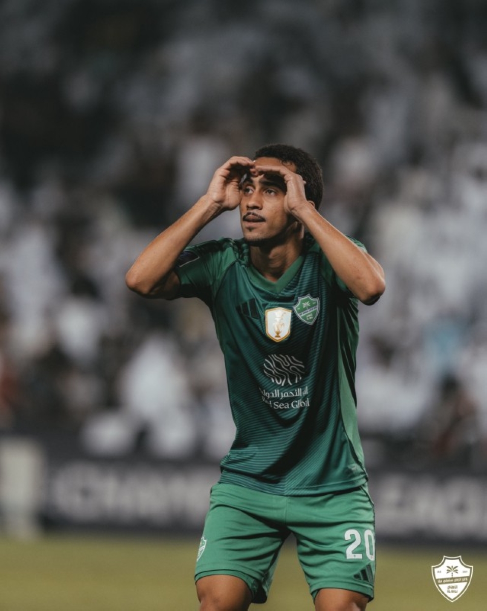 الأهلي يتجاوز السد بثنائية محرز وماثيوس