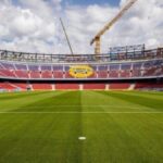 احتجاجات تهدد عودة برشلونة إلى ملعبه