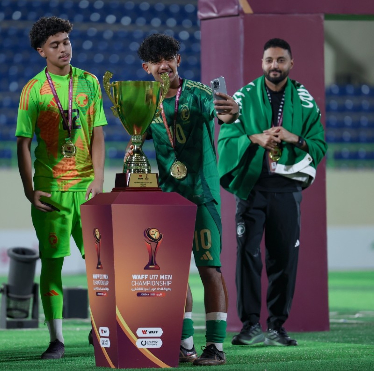 المسحل: إنجاز الأخضر تجسيد لدعم القيادة المسحل: إنجاز الأخضر تجسيد لدعم القيادة