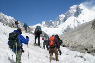 مصرع 7 متسلقين بعد انهيار جليدي في نيبال