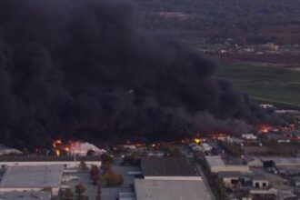 كارثة جوية.. تحطم طائرة شحن أمريكية أثناء إقلاعها من مطار لويفيل