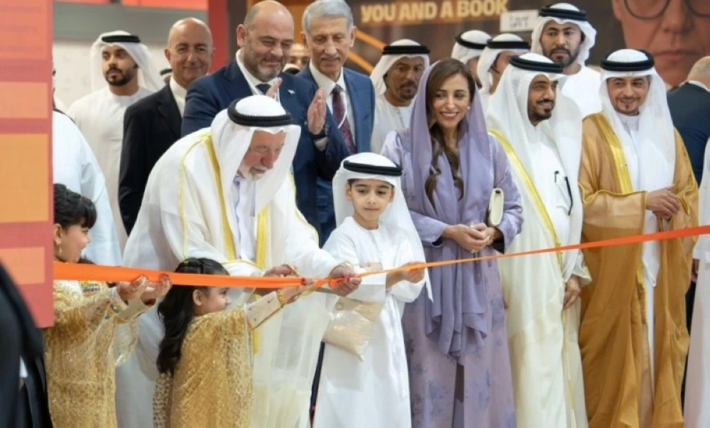 القاسمي يُطلق «كتاب الشارقة» ويعلن إنجاز «الموسوعة العربية الشاملة» القاسمي يُطلق «كتاب الشارقة» ويعلن إنجاز «الموسوعة العربية الشاملة»