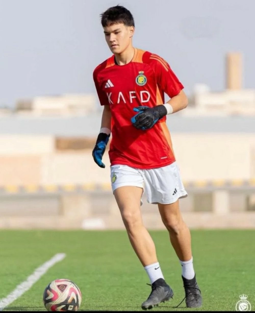 ابن رئيس دائرة الحكام ينضم لتدريبات النصر