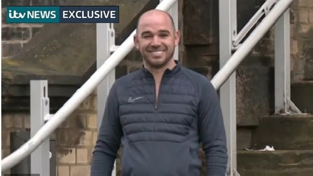 فضيحة سجون بريطانيا.. أطلقوه بالخطأ فابتسم للكاميرات عند عودته فضيحة سجون بريطانيا.. أطلقوه بالخطأ فابتسم للكاميرات عند عودته