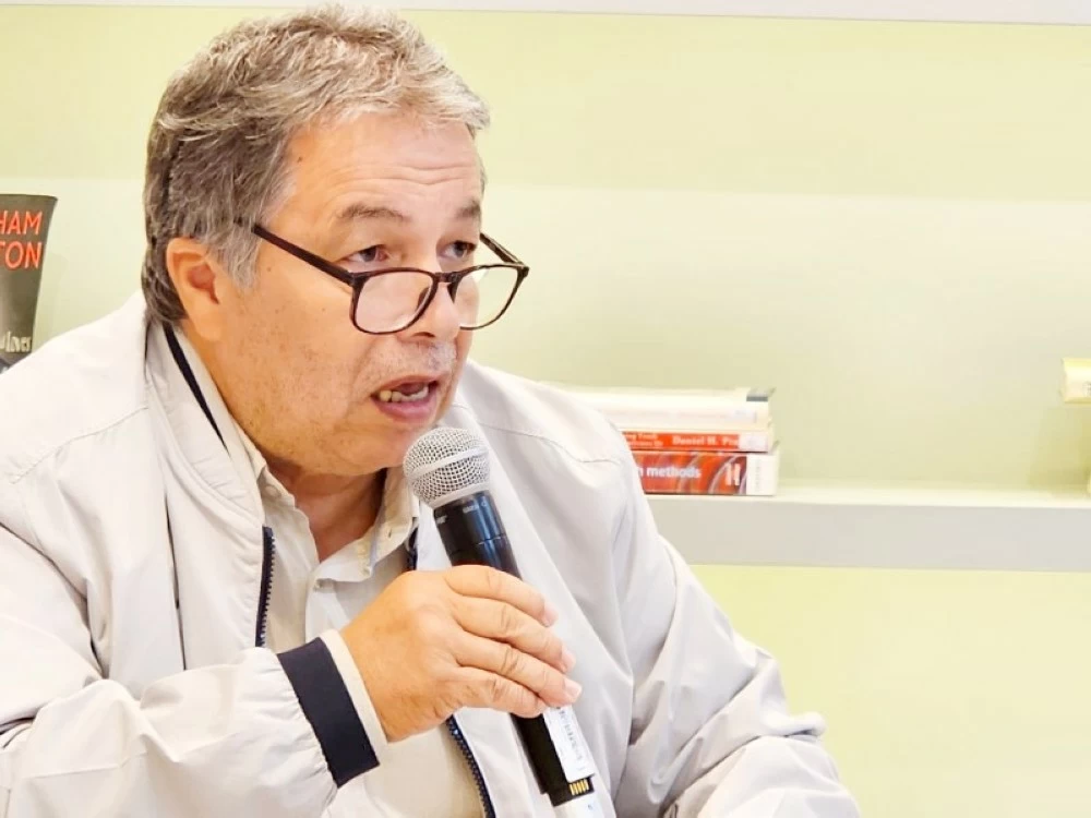 مراد القادري: رئاسة بيت الشعر المغربي انتصار للقصيدة العامّيّة مراد القادري: رئاسة بيت الشعر المغربي انتصار للقصيدة العامّيّة