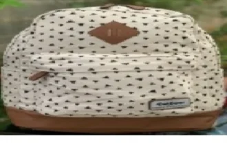 أم تضع جثة طفلتها في «حقيبة» وترميها في الشارع